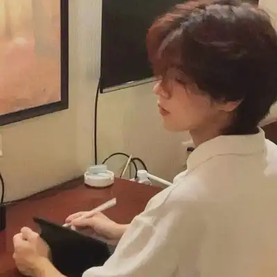 邱湛蓝 邱湛蓝